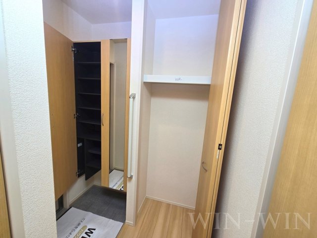 玄関　イメージ（同建物内・同間取りの写真）