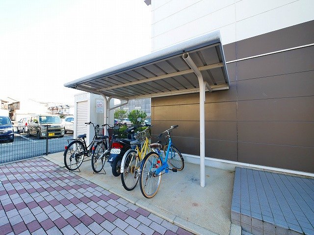 その他共有部分　駐輪場完備
