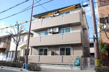 建物外観　モニター付きインターホンで安心♪