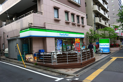 コンビニ　ファミリーマート 上池袋三丁目店（コンビニ）まで338m