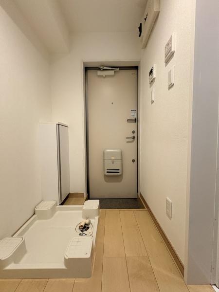 玄関　別部屋の参考写真です。