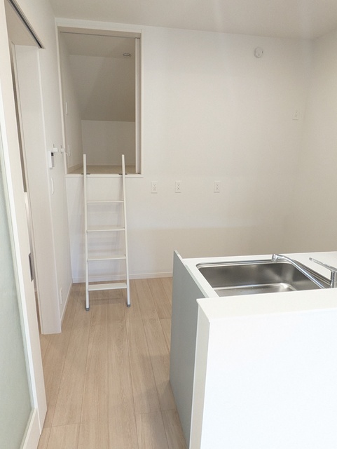 その他部屋・スペース　☆ロフト入口☆