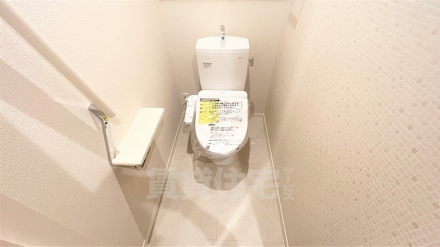 近鉄大阪線 大和八木駅 徒歩7分 2階建 築4年のトイレ写真