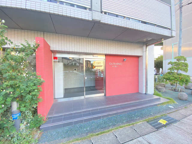 OLTRARNOの外観写真