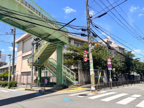 小学校　豊中市立箕輪小学校（小学校）まで632m