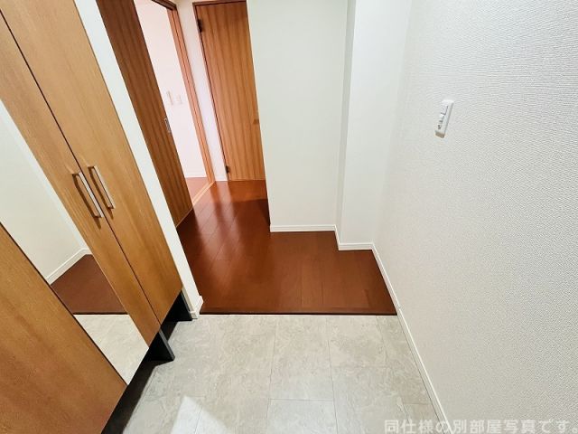 名駅アイサンメゾンの玄関写真