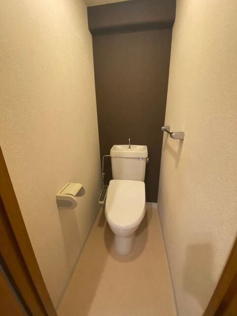 ＪＲ中央線 中野駅 徒歩12分 4階建 築31年のトイレ写真