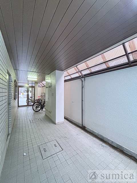 エントランス　明るいエントランスであなたのお帰りをお待ちします＾＾