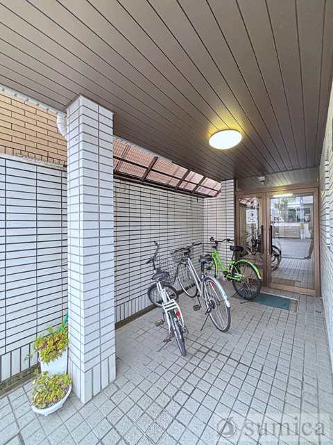 その他共有部分　屋根付き駐輪場が嬉しいです♪♪