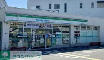 コンビニ　ファミリーマート箕面半町店（コンビニ）まで670m