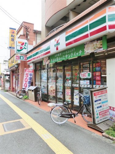 コンビニ　セブンイレブン　杉並高井戸駅前店（コンビニ）まで582m