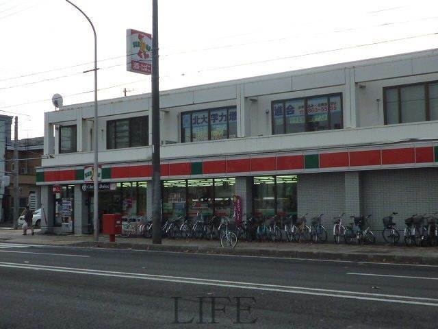 コンビニ　サンクス東札幌店（コンビニ）まで124m