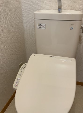 ＪＲ京浜東北線 鶴見駅 徒歩10分 2階建 築3年のトイレ写真