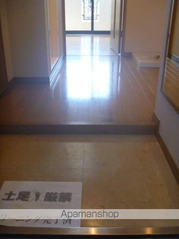 ＪＲ中央線 高円寺駅 徒歩10分 9階建 築23年の玄関写真