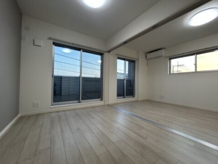 パークフロント府中美好町の居間写真