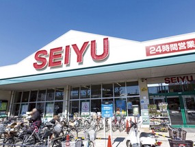 スーパー　西友 葛飾新宿店（スーパー）まで557m