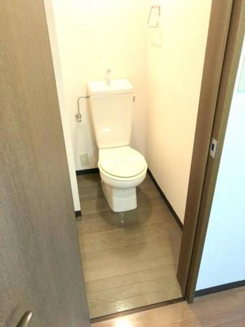 トイレ　同仕様参考写真