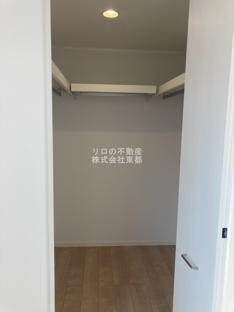 収納　奥行のあるウォークインクローゼットならお荷物多い方でも安心☆