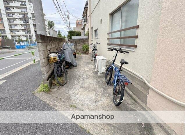 都営三田線 本蓮沼駅 徒歩11分 3階建 築57年の外観写真