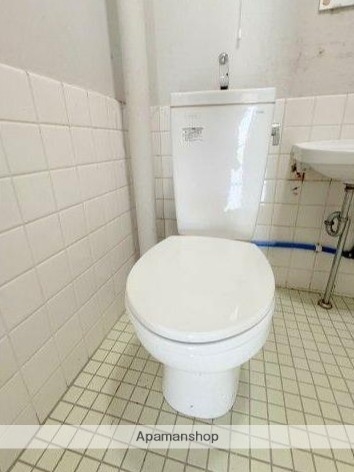 都営三田線 本蓮沼駅 徒歩11分 3階建 築57年のトイレ写真