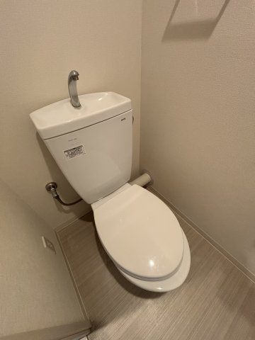 ＪＲ総武線 稲毛駅 徒歩5分 5階建 築13年のトイレ写真