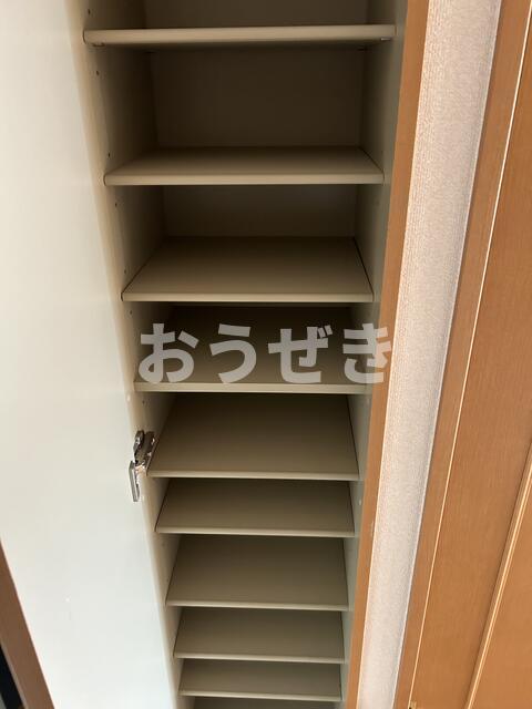 収納　シューズボックス