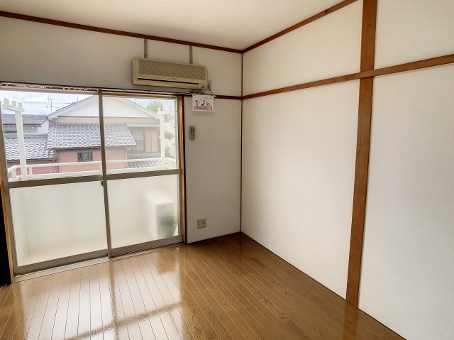 ハイツ長井の居間写真