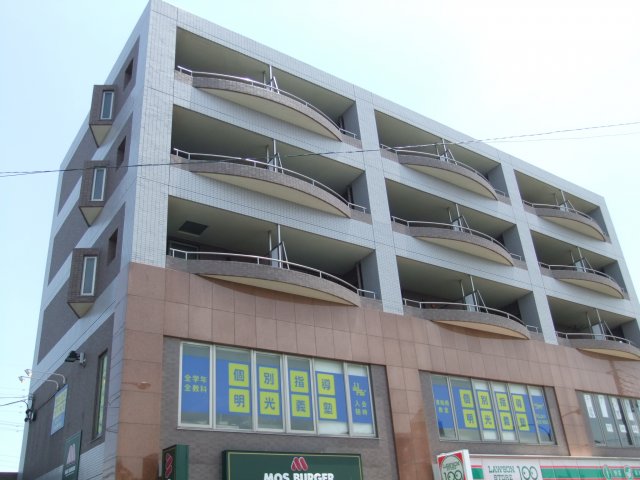 建物外観　鉄筋コンクリート造のマンションです