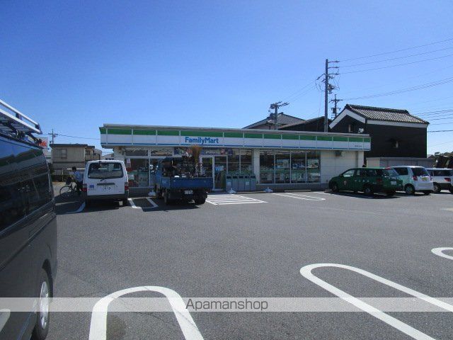 コンビニ　ファミリーマート四日市山分店（コンビニ）まで514m