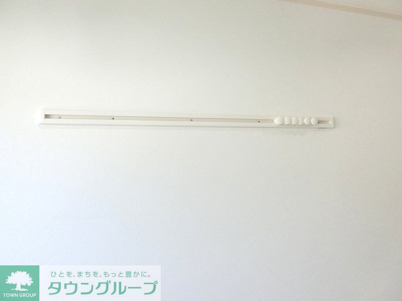 その他設備　壁掛けハンガーレール付き