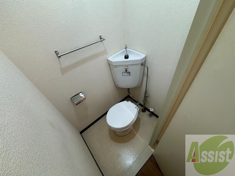 トイレ　こちらはトイレです。清潔感があり、安心して使用できます。