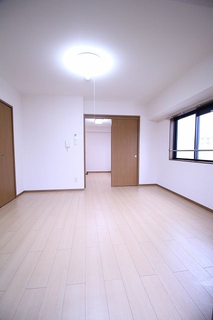 VientNakahiroAvの居間写真