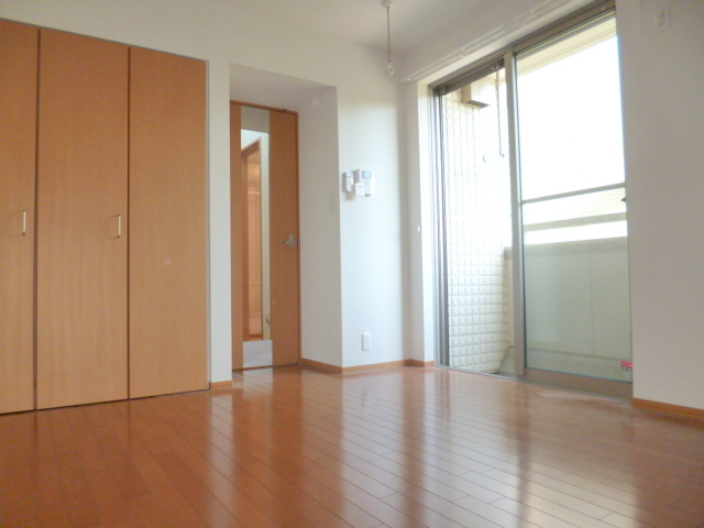 その他部屋・スペース　★キレイなフローリングの角部屋です★