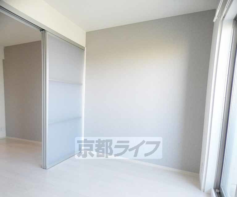 居室・リビング　落ち着いた雰囲気のお部屋です