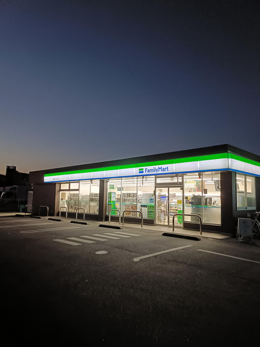 コンビニ　ファミリーマート塩味朝霞溝沼店（コンビニ）まで325m