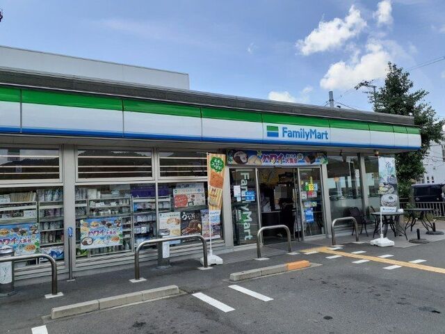 コンビニ　ファミリーマート 京都東インタ（コンビニ）まで300m