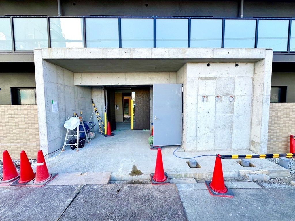ロビー　駐車場