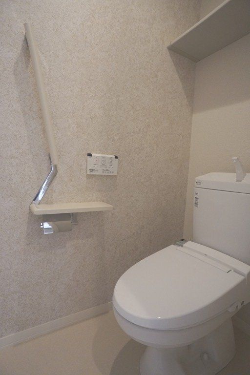 西武池袋線 所沢駅 徒歩19分 2階建 築6年のトイレ写真
