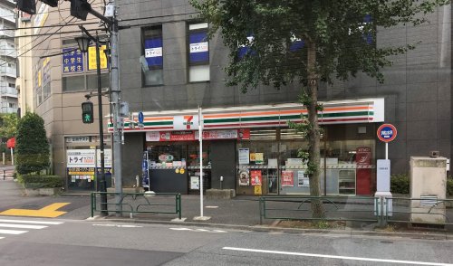 コンビニ　セブンイレブン 文京本駒込4丁目店（コンビニ）まで329m