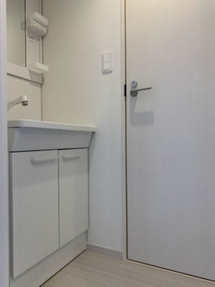 洗面設備　※別号室の参考写真です。