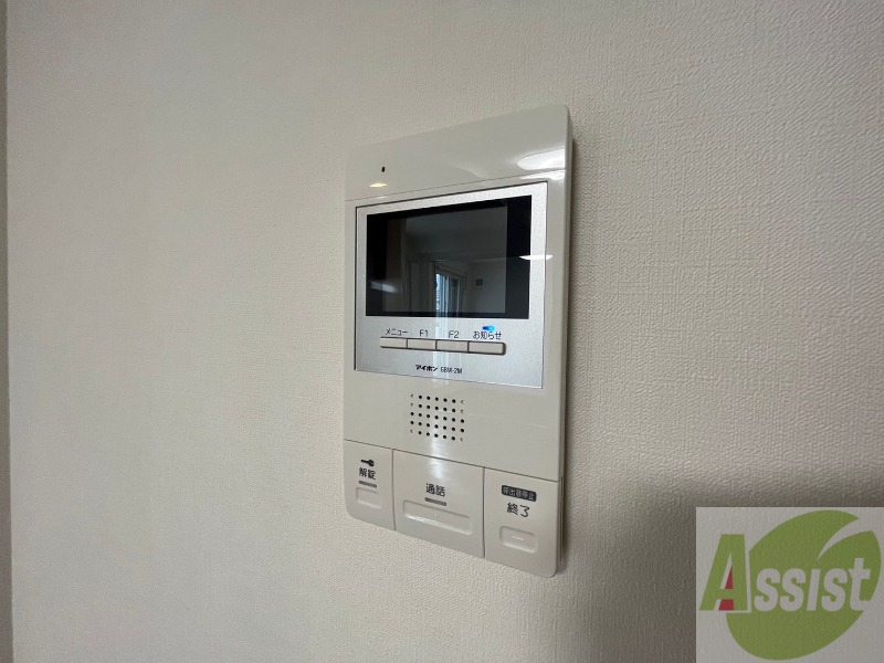 セキュリティ　ＴＶモニター付インターホンです。来客者の顔が見えるので安心！