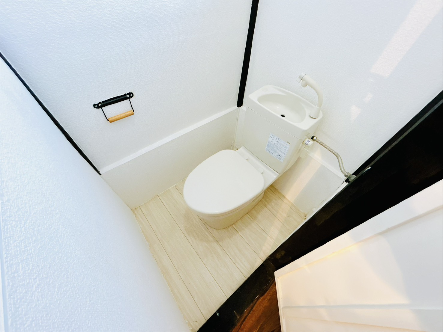 ＪＲ阪和線 紀伊中ノ島駅 徒歩5分 2階建 築63年のトイレ写真