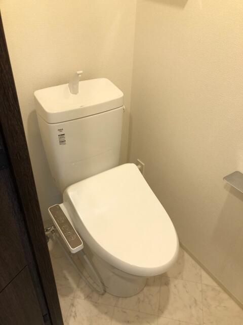 クレイシアIDZ新宿落合ディアコートのトイレ写真