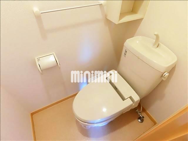 トイレ　温水洗浄便座付きのトイレです。