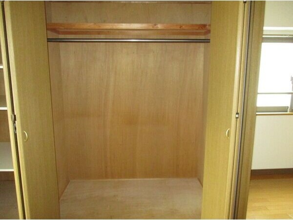 収納　※写真は同じマンションの違う部屋のものになります。