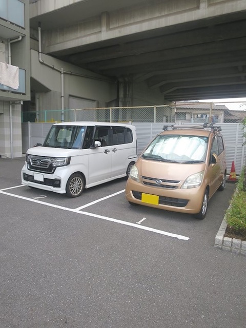 駐車場　駐車場