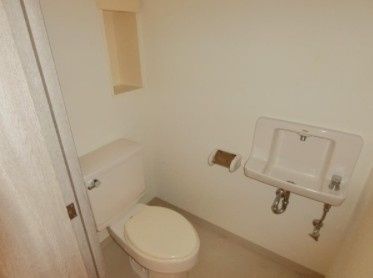トイレ　シンプルで使いやすいトイレです