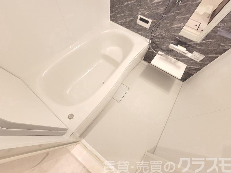 バス・シャワールーム　浴室乾燥機＆追焚機能付き広々バスルーム♪