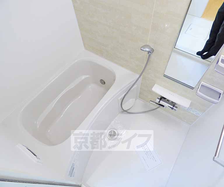 バス・シャワールーム　お洒落なバスルームです。