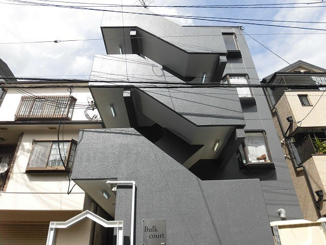 建物外観　黒くてシックな外観です。